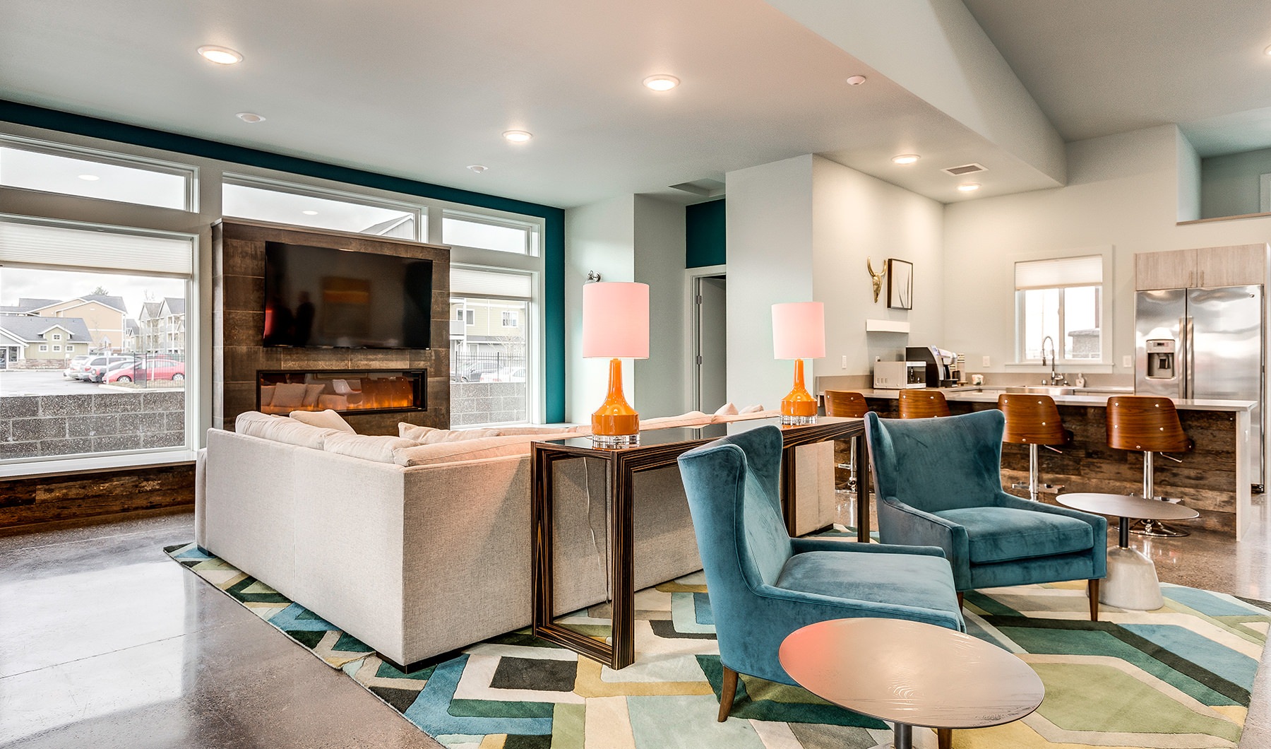 Lobby Spacious and well lit lobby with plenty of seating and large windows